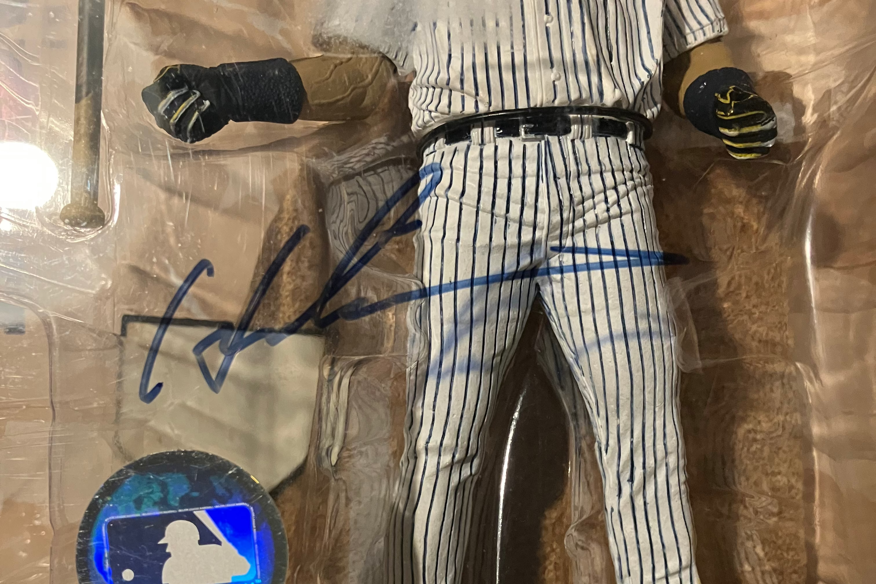 Hideki Matsui McFarlane’s Sports Picks MLB Series 8 Action Figure/2004/Variant /Autograph – NY Yankees