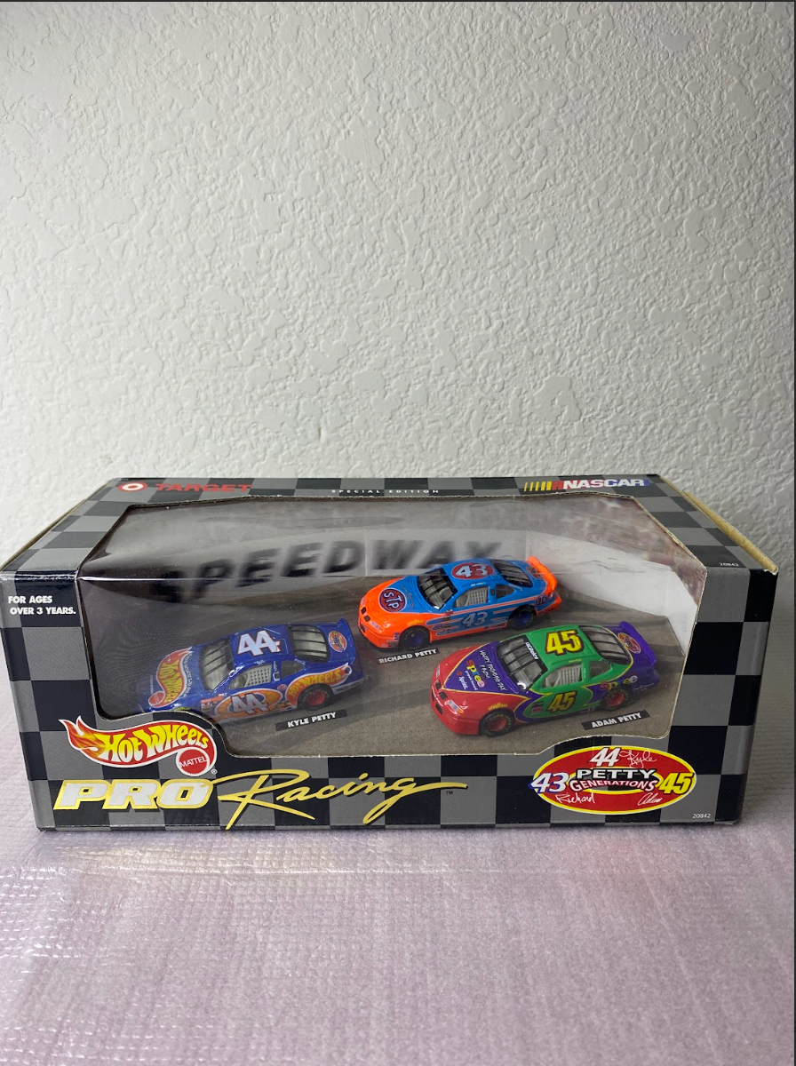 Hot Wheels Pro Racing “Petty Generations” 3-Car NASCAR Box Set (Sealed – Target Exclusive)