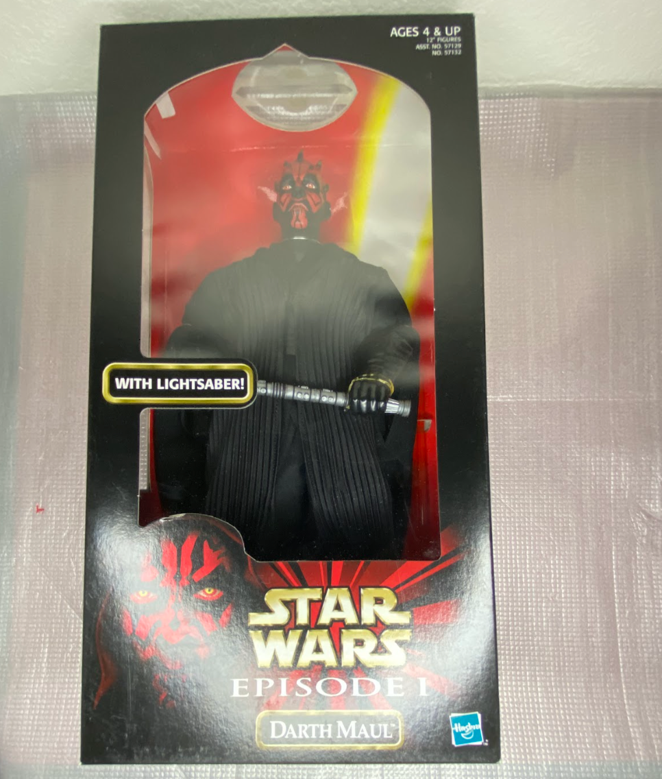 Star Wars – Darth Maul (12-Inch Figure with Lightsaber)